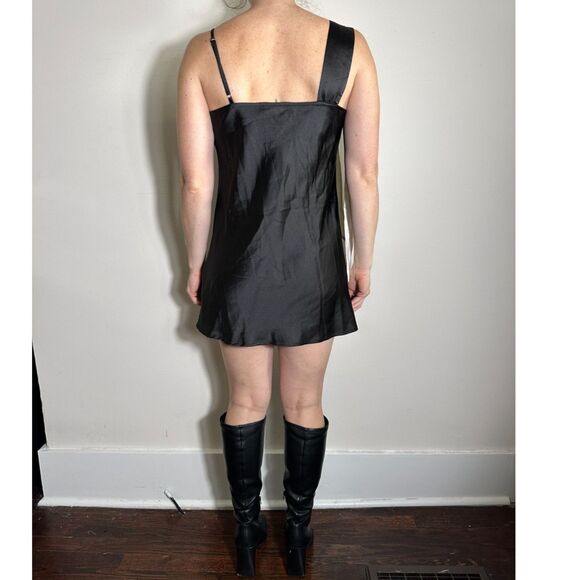 Forever 21 Satiny Black Mini Dress with Cream Bow Size M NWT - Picture 2 of 3